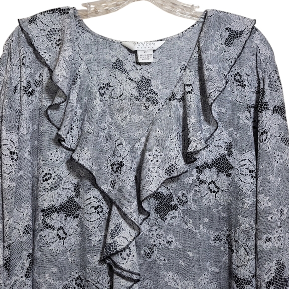 Allison Taylor plus size ruffle floral button closure top size 2X - Picture 3 of 8